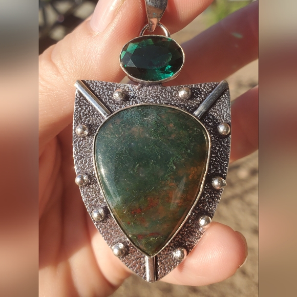 New Indian Moss Agate and Chrome Diopside Silver Pendant. - Picture 12 of 16